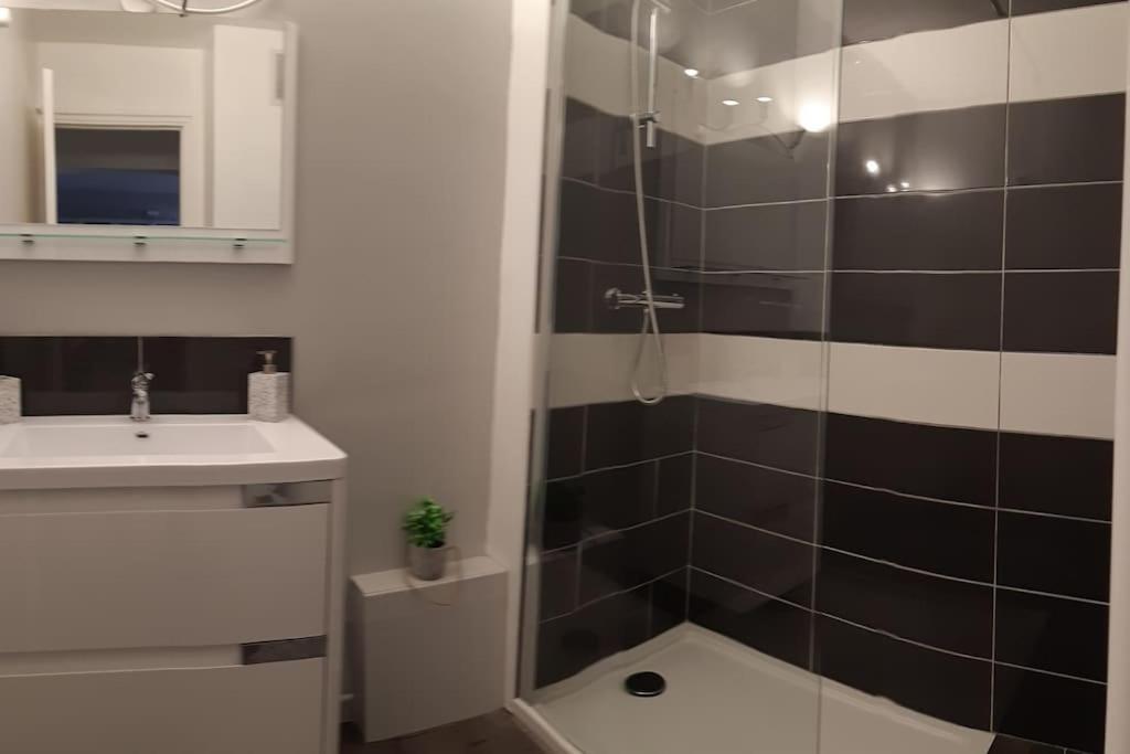 Ferienwohnung Au Calme, 200M Du Centre T2 Avec Balcon Et Parking Cassis Exterior foto