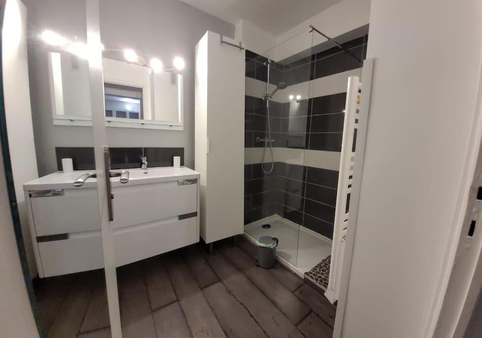 Ferienwohnung Au Calme, 200M Du Centre T2 Avec Balcon Et Parking Cassis Exterior foto