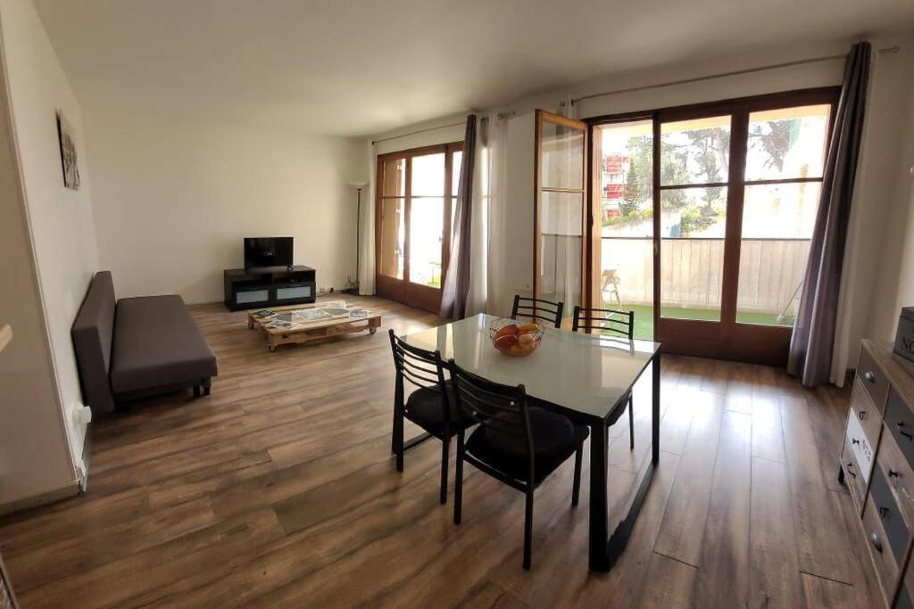 Ferienwohnung Au Calme, 200M Du Centre T2 Avec Balcon Et Parking Cassis Exterior foto
