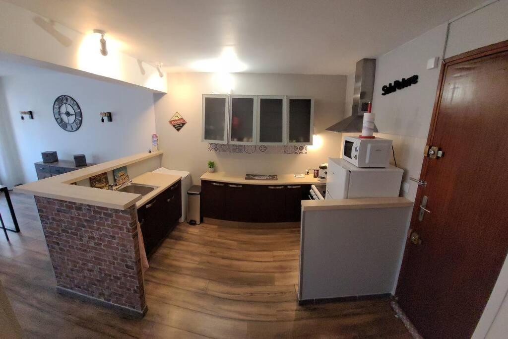 Ferienwohnung Au Calme, 200M Du Centre T2 Avec Balcon Et Parking Cassis Exterior foto